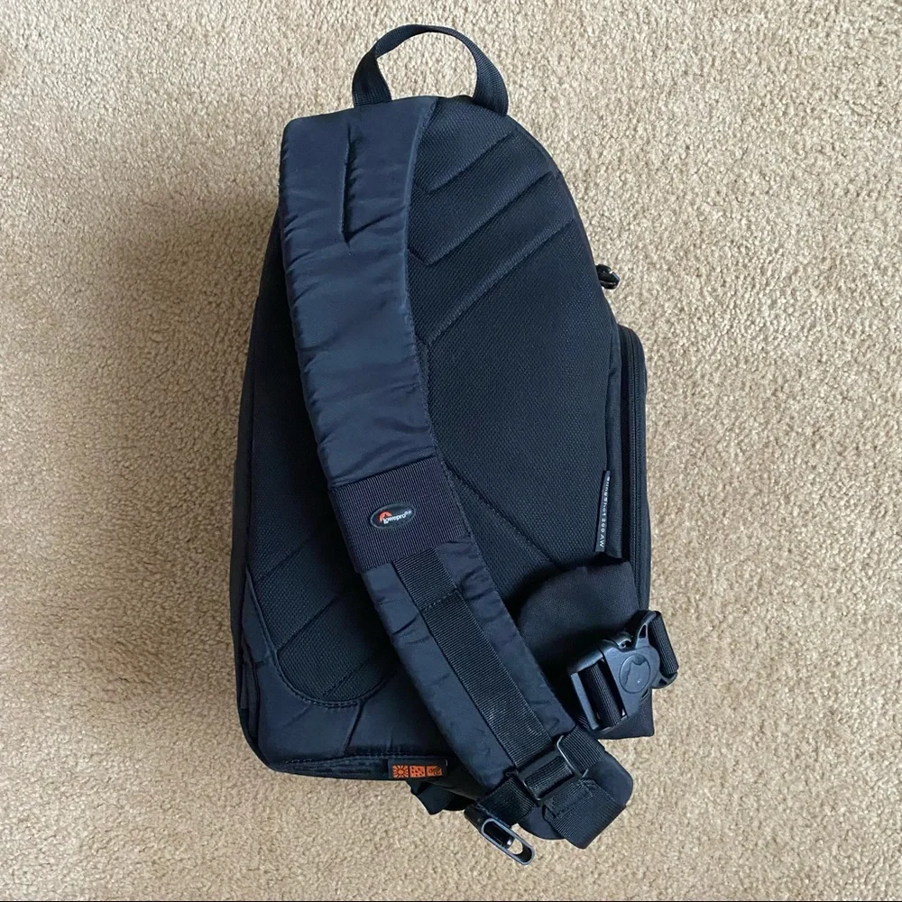Lowepro “Slingshot 200 AW” Slingback Style Camera Bag
